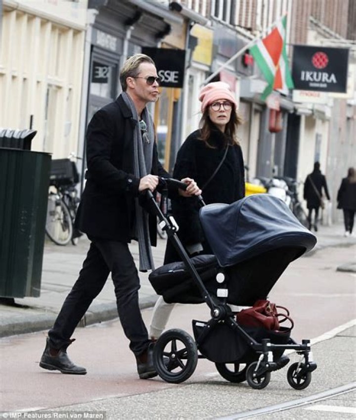 Actor Guy Pearce Welcomed First Child With Partner Carice Van Houten! Explore Wiki Facts And Net Worth