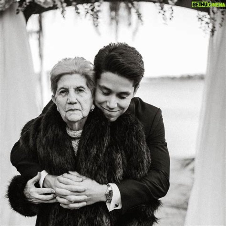 Brandon Larracuente Bio, Wiki, Ethnicity, Girlfriend, Height, Parents, Gay