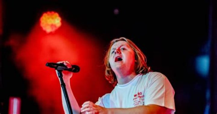 Chanteur Lewis Maladie