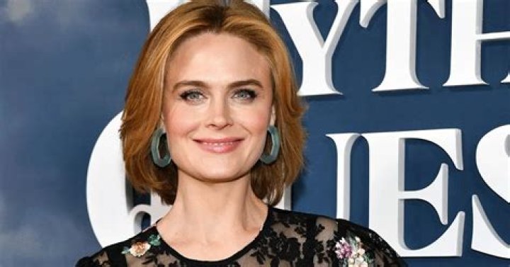 Emily Deschanel Biography: Husband, Net Worth, Age, Wikipedia, Movies & TV Shows, Height, Sister, Instagram, Today