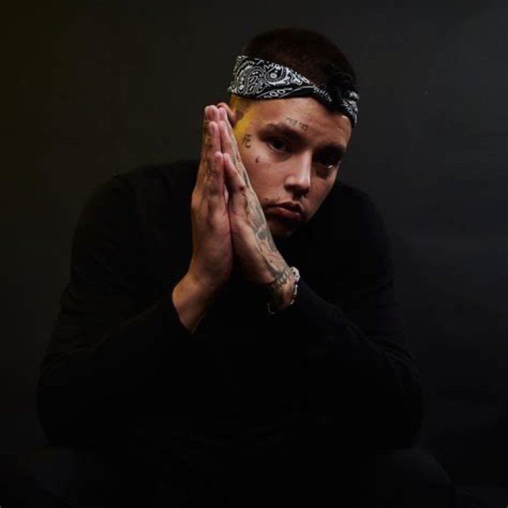 J Molley Biography: Net Worth, Songs, Girlfriend, Age, Albums, Real Name, Wikipedia, Family