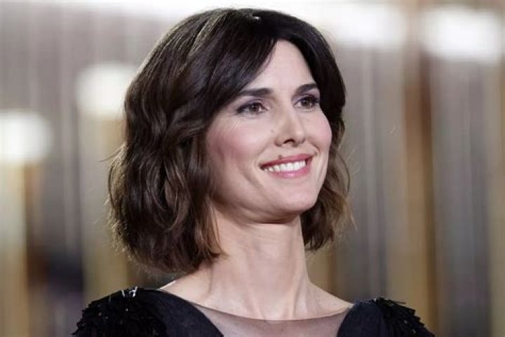 Qui Est Le Père Du Fils De Églantine Éméyé