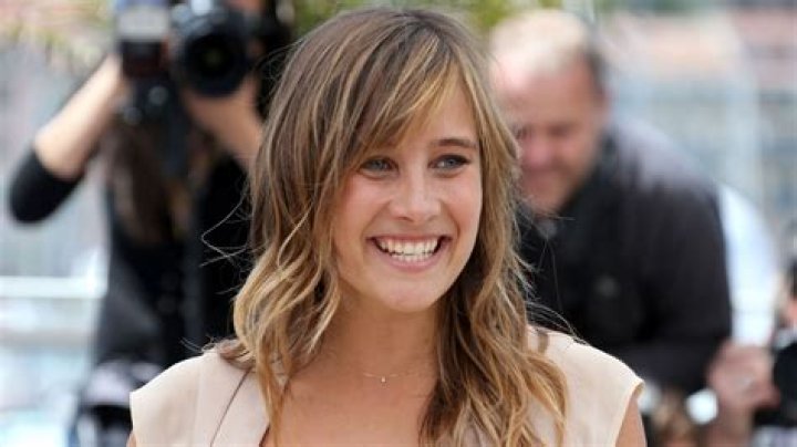 Son Mari Julie De Bona Conjoint