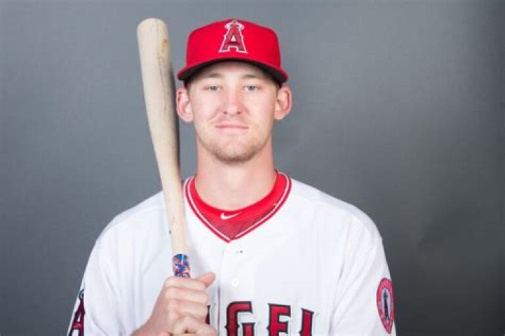 Taylor Ward Biography: Girlfriend, Age, Stats, Net Worth, Contracts, Wikipedia, Injury